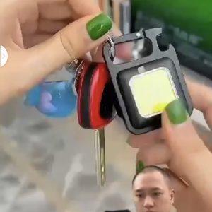Rechargeable keychain light