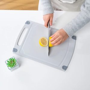 Strong chopping board