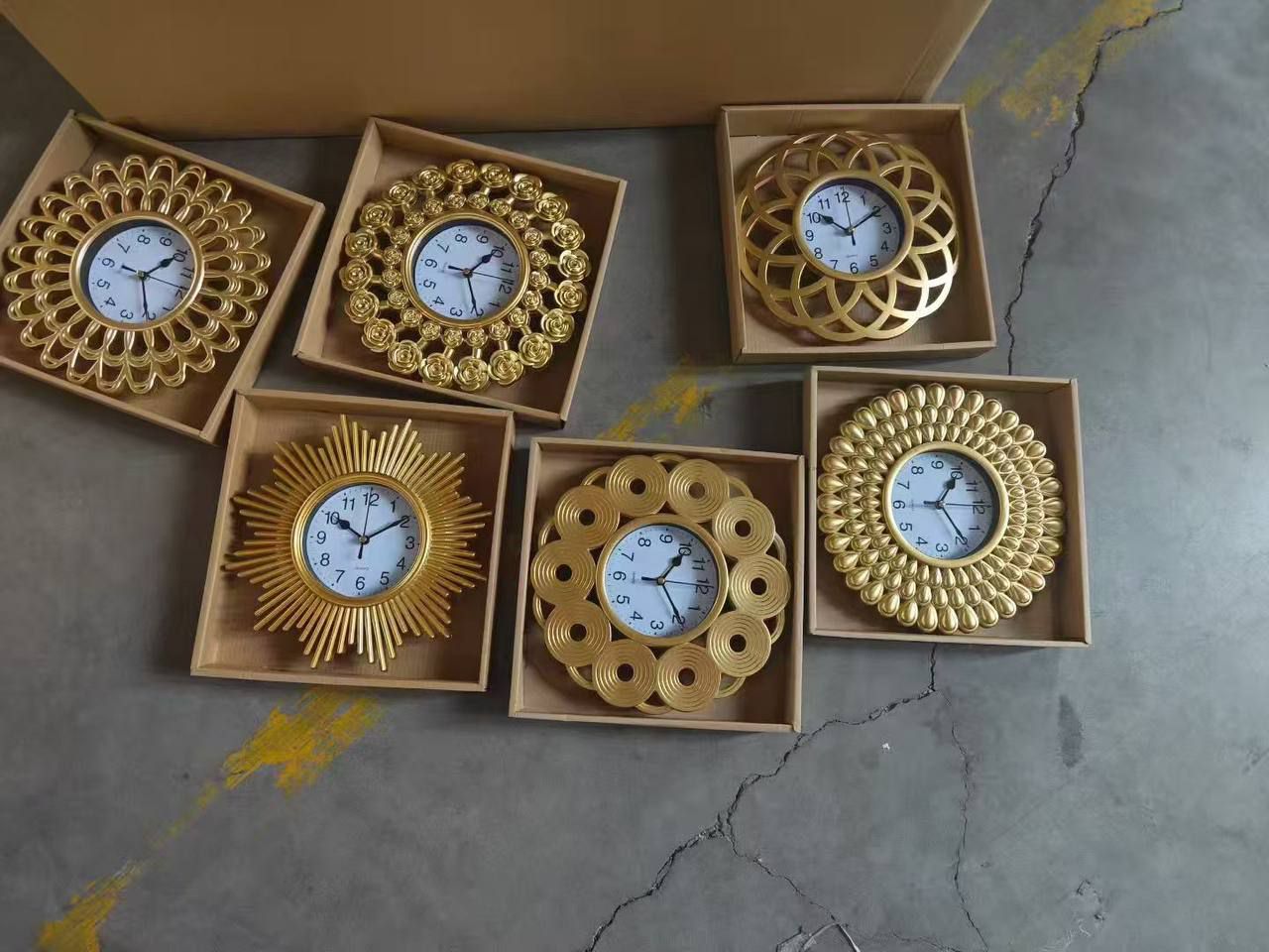 Mini souvenir wall clock